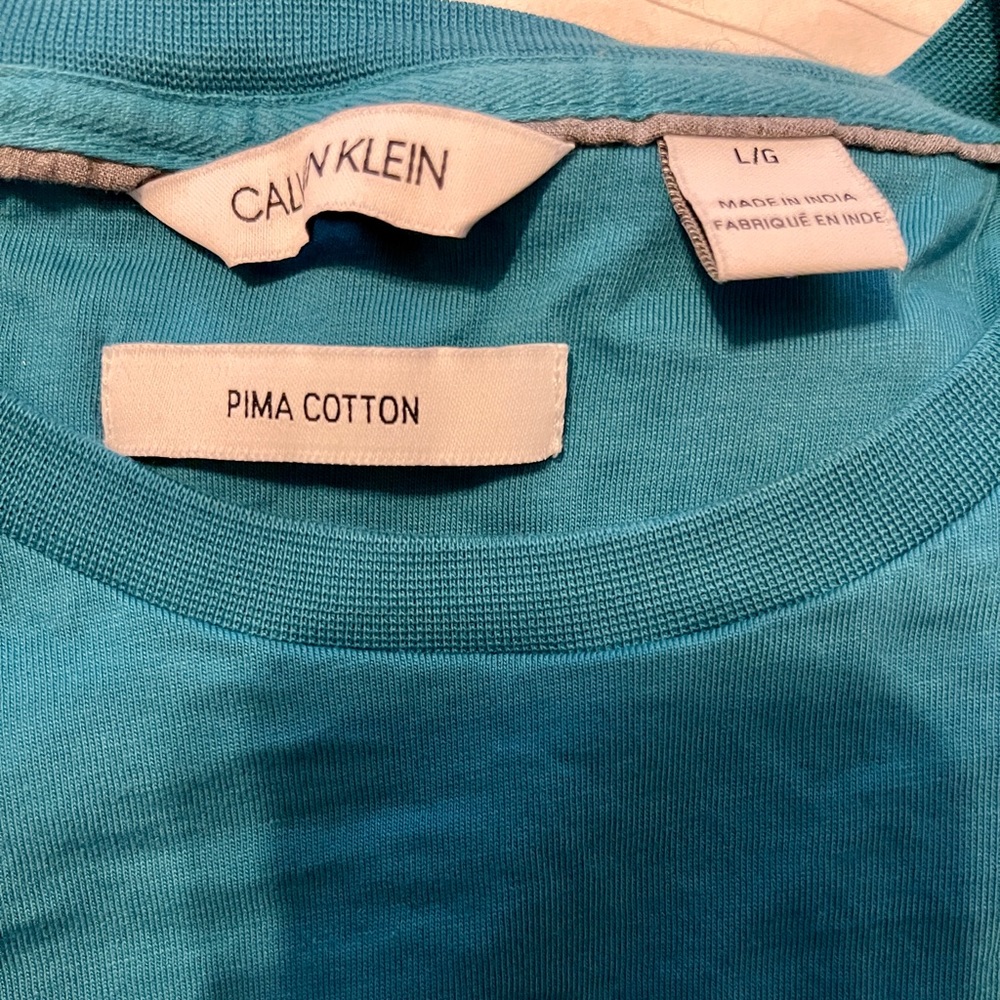 New Calvin Klein t-shirt size Large